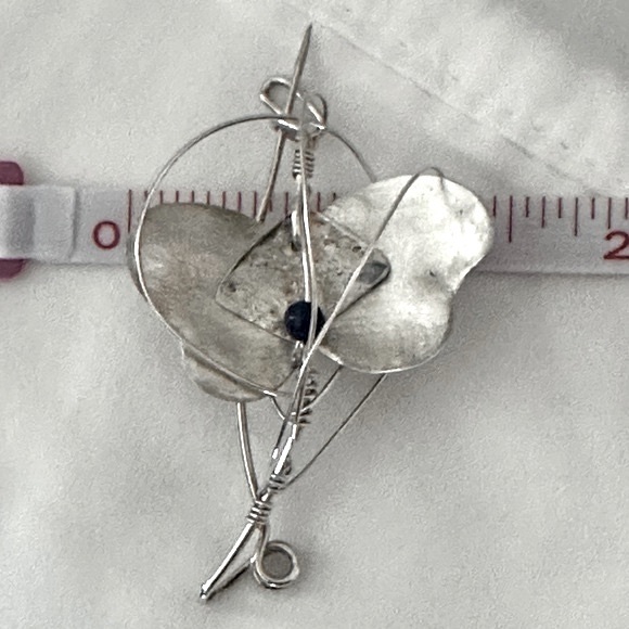 🪅 2 /$12 VTG Delicate Butterfly Lapel Pin. - Picture 7 of 8